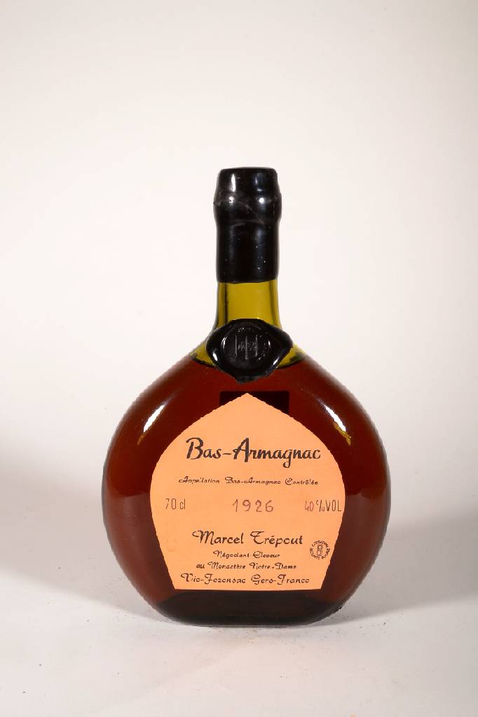 1 Flasche 1926 Trepout Bas-Armagnac, ca. 70 cl, 40% Vol., Abstand zwischen Kapsel und Armagnac ca. 3,5 cm, Kapselwachs min. besch. sonst sehr guter ...
