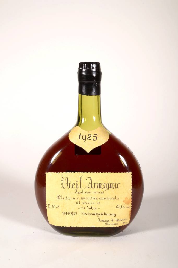 1 Flasche 1925 Vieil Armagnac, Goudoulin, ca. 70 cl, 40 % Vol., Abstand zwischen Kapsel und Armagnac: ca. 5,5 cm, sehr guter Erhaltungszustand, ...