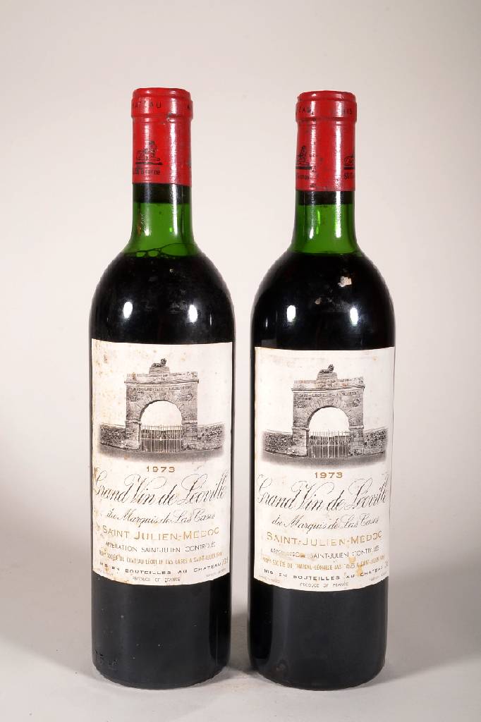 2 Flaschen 1973 Grand Vin de Leoville Marquis de las Cases, Saint-Julien, je ca. 73 cl, Füllstand: je ca. top shoulder, unverkostet, Etiketten l. ...