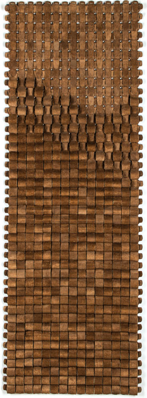 Kurt Frank, 1926-1995 Tübingen, Lederplastik, Wandbehang, geflochtene, ineinander verwobene Wildlederbänder, ca. 48x134 cm