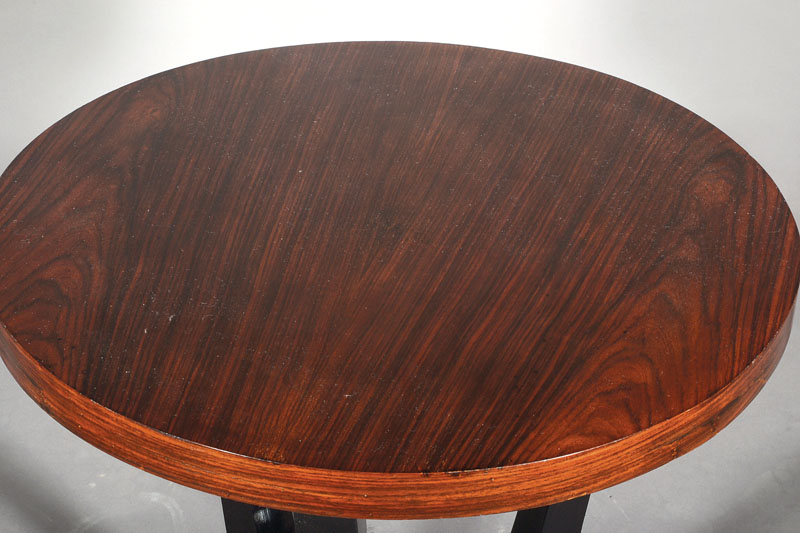 Detail a: Beistelltisch, Art-Deco, 30er Jahre, Hartholz partiell geschwärzt, Platte mit feinem Palisanderfurnier, guter Zustand, H. ca. 66 cm, D. ca. 65 cm