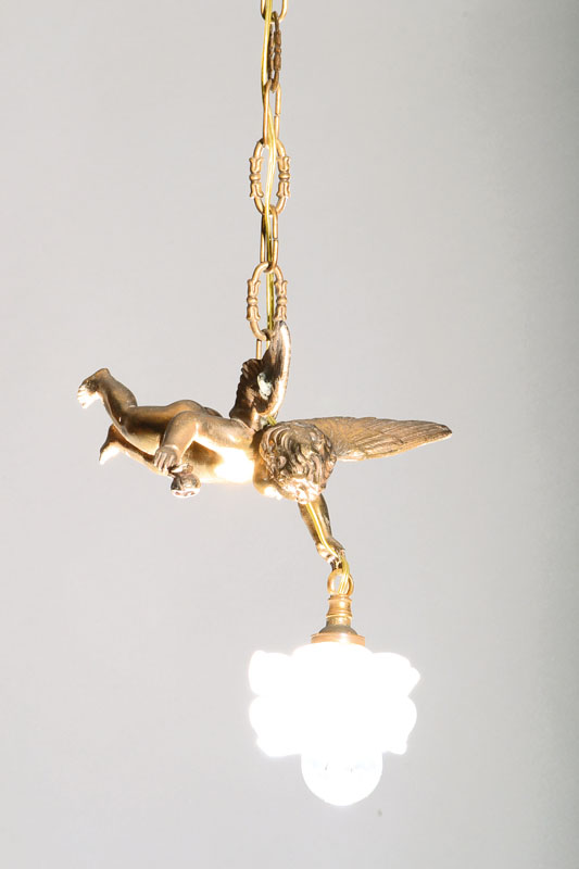 Detail a: Deckenlampe, Frankreich, um 1900, in Form eines Putto, Gelbguß, mattierter Rosenschirm, H. ca. 22cm (ohne Kette)