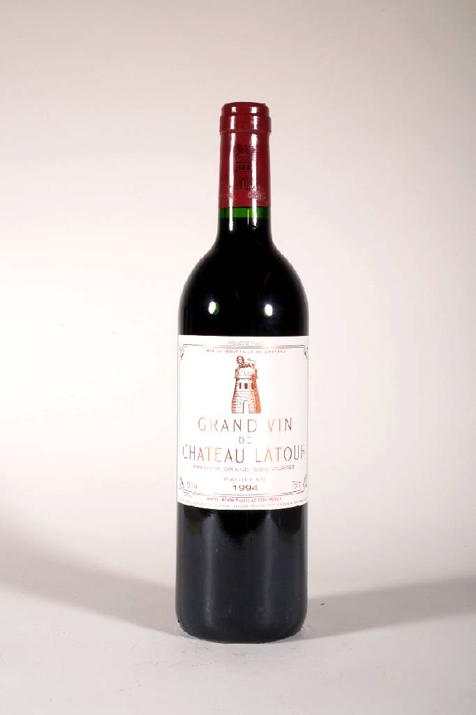 12 Flaschen 1994 Chateau Latour, Pauillac, Premier Grand Cru Classe, je ca. 75 cl, 12,5 % Vol., Füllstände: je ca. into neck,hervorragende ...