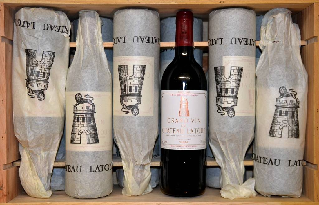 Detail a: 12 Flaschen 1994 Chateau Latour, Pauillac, Premier Grand Cru Classe, je ca. 75 cl, 12,5 % Vol., Füllstände: je ca. into neck,hervorragende ...
