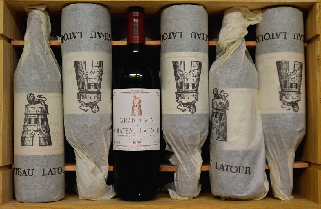 Detail a: 12 Flaschen 1993 Chateau Latour, Pauillac, Premier Grand Cru Classe, je ca. 75 cl, 12,5 % Vol., Füllstände: je ca. into neck,hervorragende ...