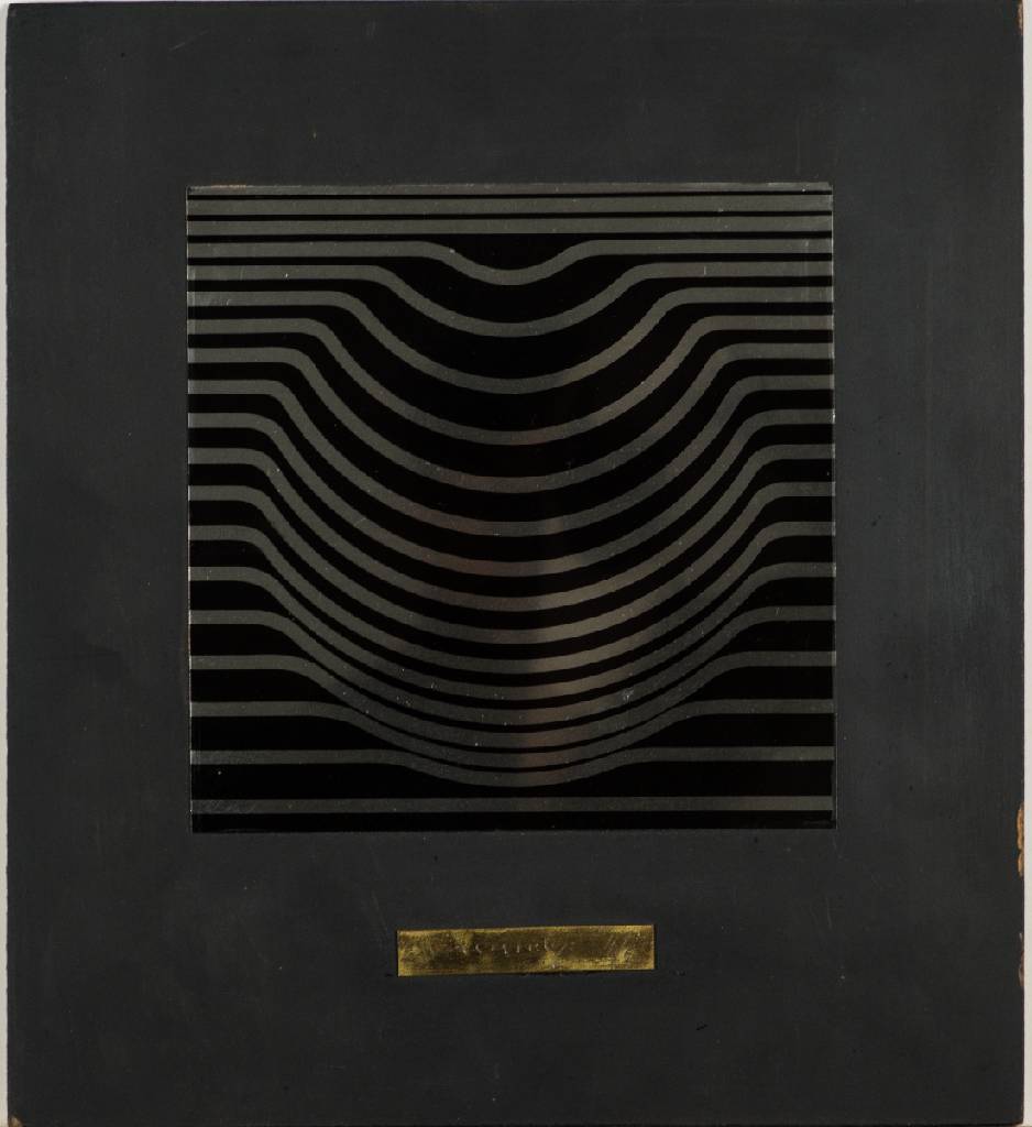 Victor Vasarely, 1906-1997, Serigraphie auf Metall, Kanten mit Farbabblätterung, ca. 17x17cm, auf Karton angebracht, ca. 30x27 cm
