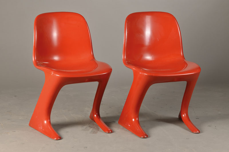 6er Satz Z-Formstühle, Entwurf Siegfried Mehl, 70er Jahre, rotes Polyurethan, H. ca. 76 cmSh. ca. 45 cm, z.T. mittelstarke Gebr.-Sp.,