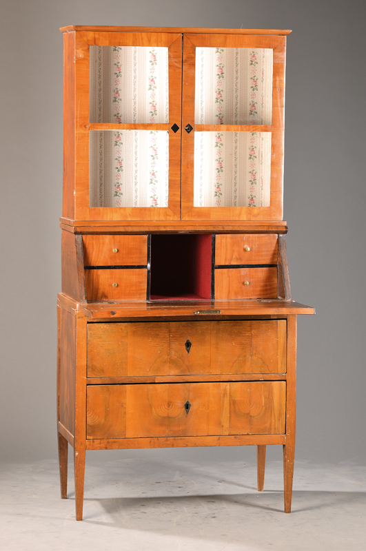 Biedermeiersekretär, deutsch, 19. Jh., Nussbaum u. Kirschbaumfurnier, Weichholzkorpus, Kommode frühes Biedermeier, um 1815/20, ...