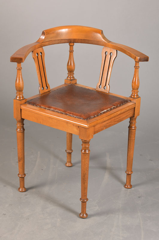 Eckstuhl, um 1900, Buche, Sitzfläche Leder, Balusterbeine, ca. 79x69x70 cm