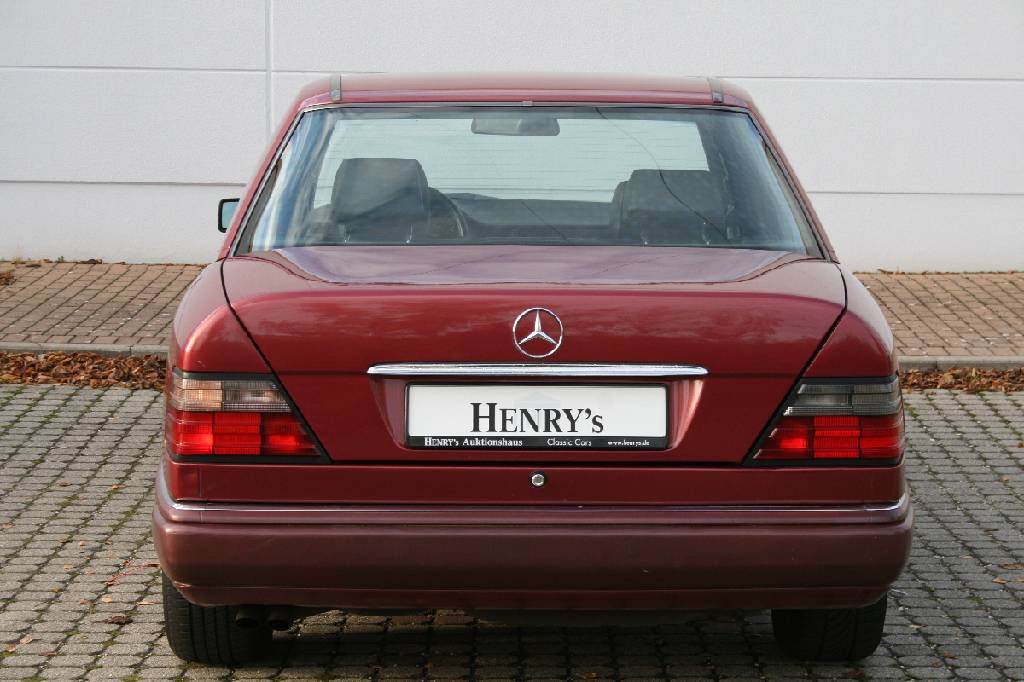 Detail b: Mercedes-Benz E 420 W 124, Fahrgestellnummer: WDB1240341C056552, EZ 10/1993, Laufleistung ca. 172.537 km, HU 09/2019, 205 kW/ 279 PS, 8-Zylinder, ...