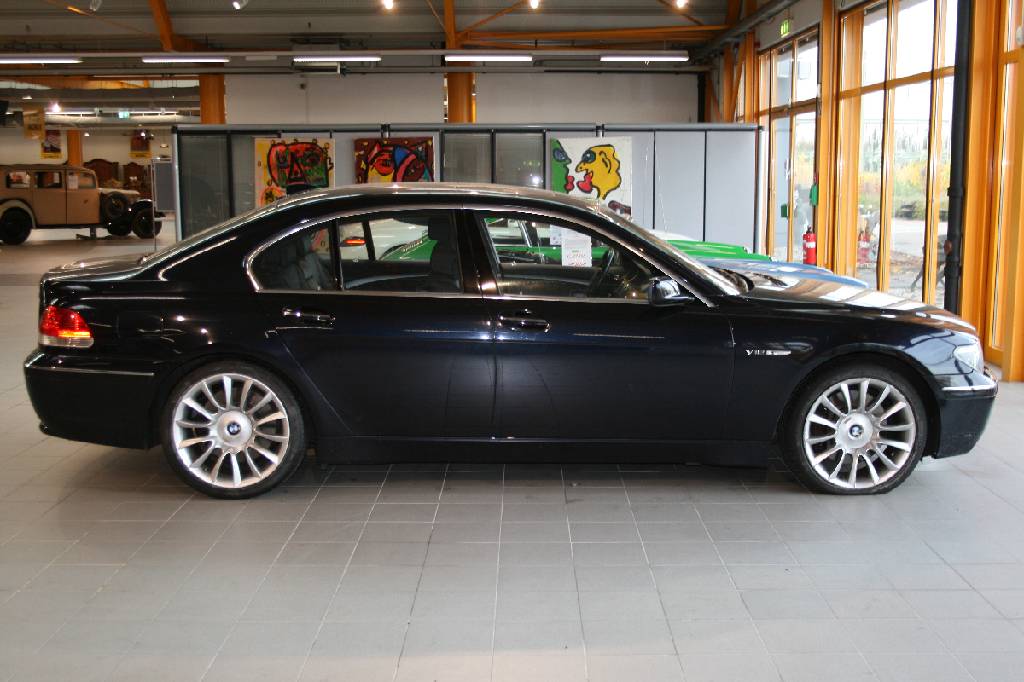Detail a: BMW 760i Individual, Fahrgestellnummer: WBAGL81020DG60407, EZ 08/2003, 2. Hand, Laufleistung ca. 86.500 km, HU 04/2019, 327 kW/ 445 PS, 12-Zylinder, ...