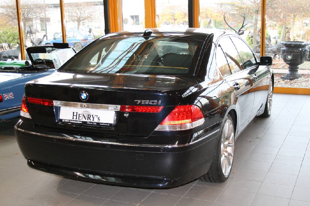 Detail b: BMW 760i Individual, Fahrgestellnummer: WBAGL81020DG60407, EZ 08/2003, 2. Hand, Laufleistung ca. 86.500 km, HU 04/2019, 327 kW/ 445 PS, 12-Zylinder, ...