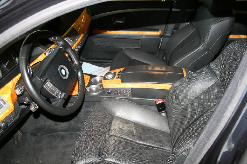 Detail f: BMW 760i Individual, Fahrgestellnummer: WBAGL81020DG60407, EZ 08/2003, 2. Hand, Laufleistung ca. 86.500 km, HU 04/2019, 327 kW/ 445 PS, 12-Zylinder, ...