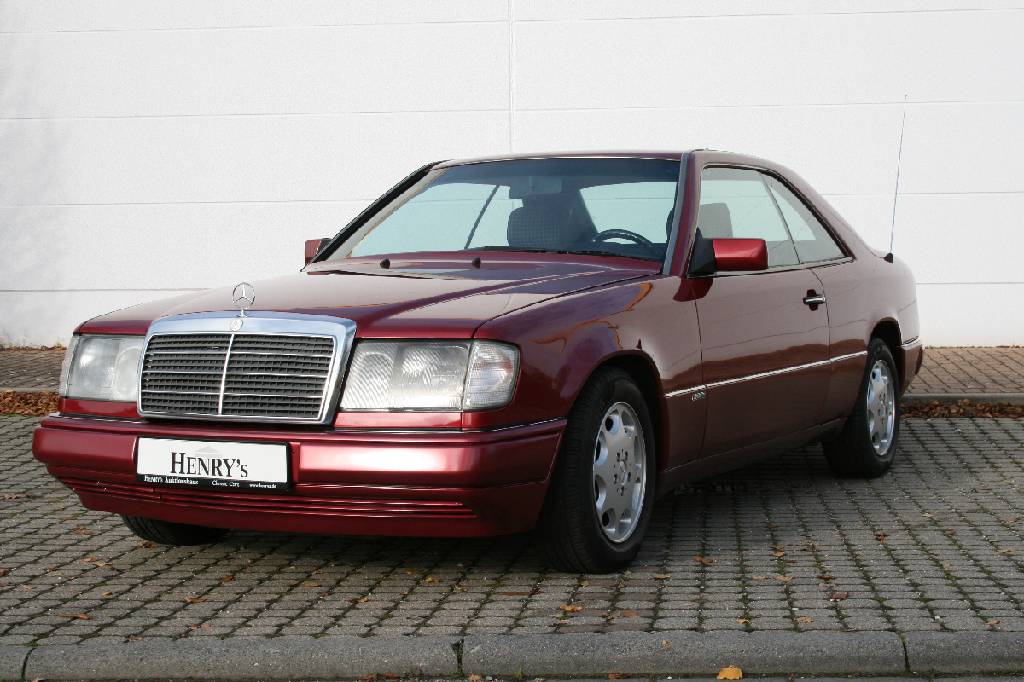 Mercedes-Benz 220 CE C 124, Fahrgestellnummer: WDB1240421B955742, EZ 06/1993, Laufleistung ca. 146.032 km abgelesen, 110 kW/ 150 PS, 4-Zylinder, ...