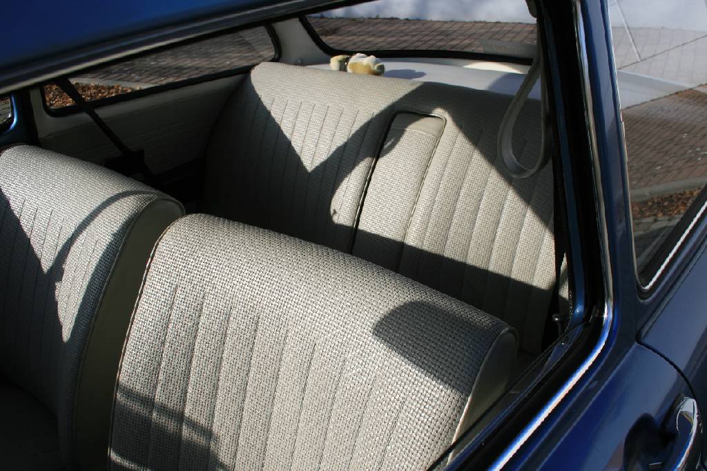 Detail g: Volkswagen Typ 3 1600L, Fahrgestellnummer: 3122048561, EZ 11/1971, Laufleistung ca. 71.037 km abgelesen, H-zulassungsfähig, 40 kW/ 54 PS, ...