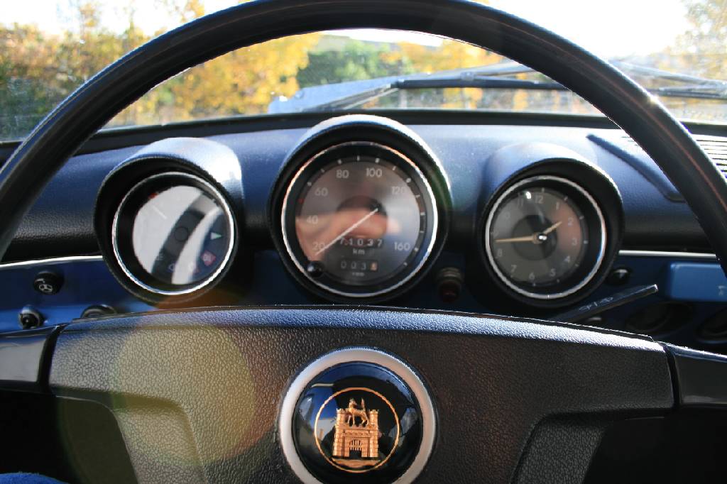 Detail h: Volkswagen Typ 3 1600L, Fahrgestellnummer: 3122048561, EZ 11/1971, Laufleistung ca. 71.037 km abgelesen, H-zulassungsfähig, 40 kW/ 54 PS, ...