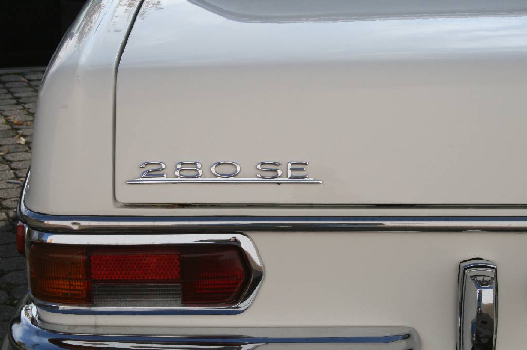 Detail e: Mercedes-Benz 280 SE W 108, Fahrgestellnummer: 10801812031360, EZ 12/1971, Laufleistung ca. 32.856 miles abgelesen, H-zulassungsfähig, 118 kW/ 160 ...
