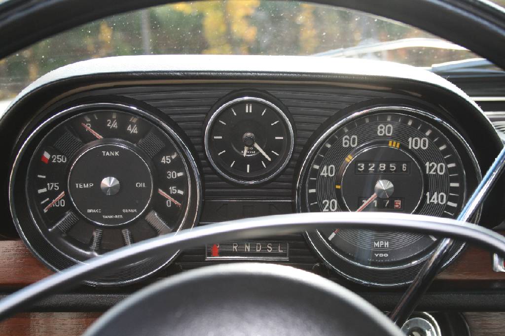 Detail f: Mercedes-Benz 280 SE W 108, Fahrgestellnummer: 10801812031360, EZ 12/1971, Laufleistung ca. 32.856 miles abgelesen, H-zulassungsfähig, 118 kW/ 160 ...