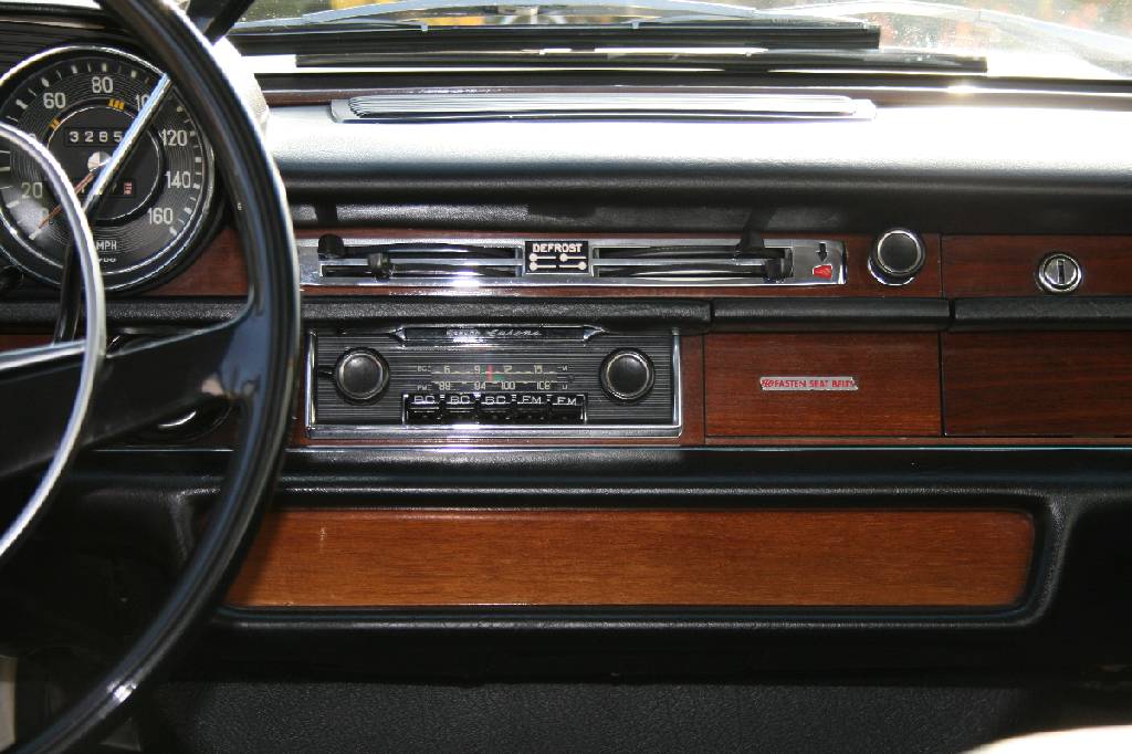 Detail g: Mercedes-Benz 280 SE W 108, Fahrgestellnummer: 10801812031360, EZ 12/1971, Laufleistung ca. 32.856 miles abgelesen, H-zulassungsfähig, 118 kW/ 160 ...