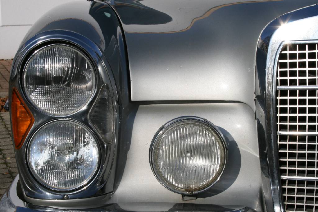 Detail d: Mercedes-Benz 300 SEL 3.5 W 109, Fahrgestellnummer: 10905612006384, EZ 05/1971, 1. Hand, Laufleistung ca. 68.802 km, H-zulassungsfähig, 147 kW/ 200 ...