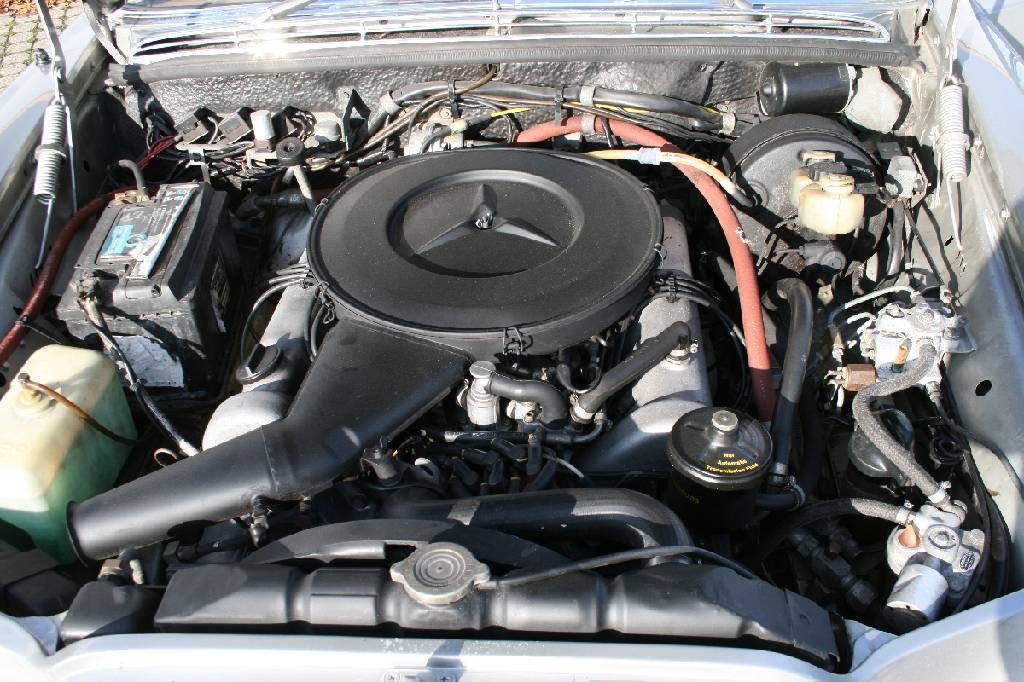 Detail e: Mercedes-Benz 300 SEL 3.5 W 109, Fahrgestellnummer: 10905612006384, EZ 05/1971, 1. Hand, Laufleistung ca. 68.802 km, H-zulassungsfähig, 147 kW/ 200 ...
