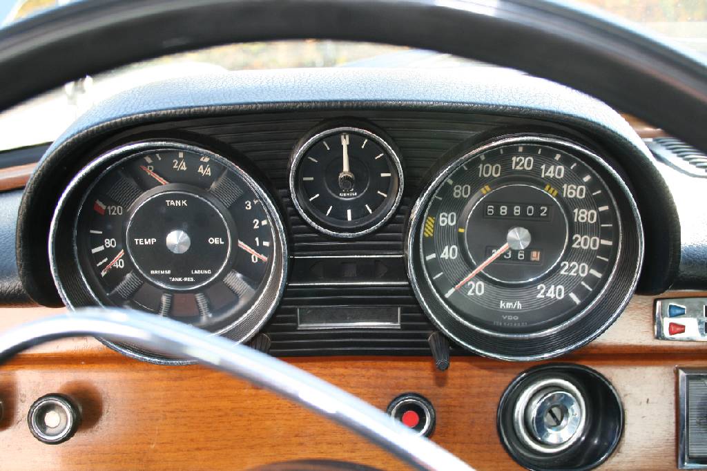 Detail g: Mercedes-Benz 300 SEL 3.5 W 109, Fahrgestellnummer: 10905612006384, EZ 05/1971, 1. Hand, Laufleistung ca. 68.802 km, H-zulassungsfähig, 147 kW/ 200 ...