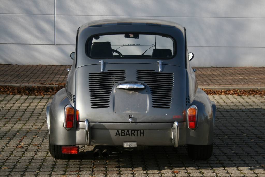 Detail b: Seat 600 Abarth Recreation, Fahrgestellnummer: BE-096033, EZ 05.1971, Laufleistung ca. 3.909 km abgelesen, H- zulassungsfähig, ca. 52 kW/ 71 PS, ...