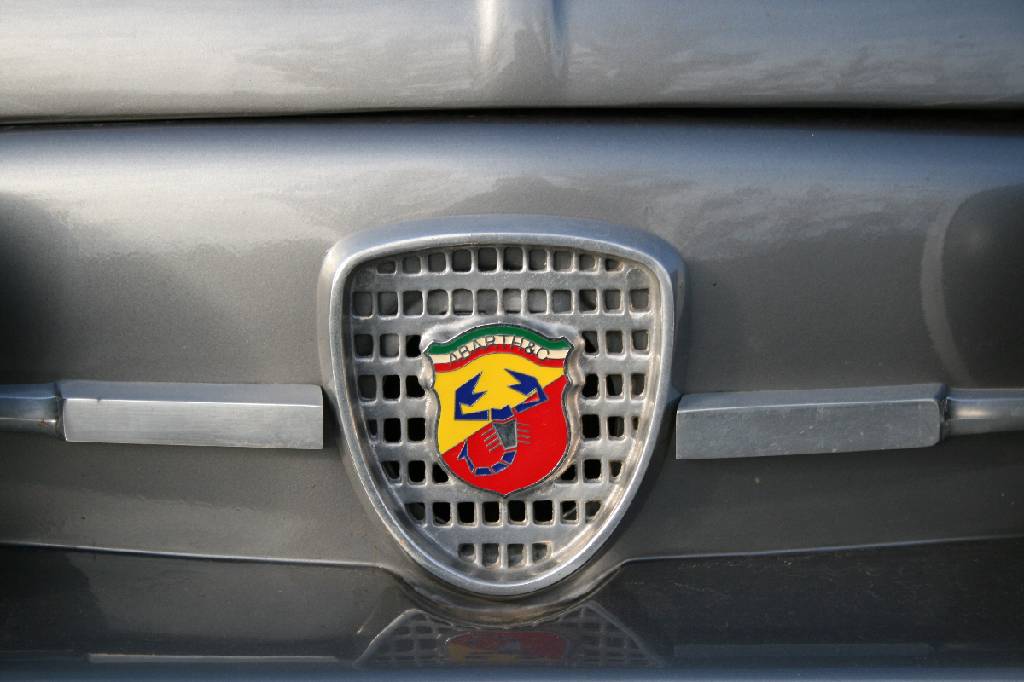 Detail e: Seat 600 Abarth Recreation, Fahrgestellnummer: BE-096033, EZ 05.1971, Laufleistung ca. 3.909 km abgelesen, H- zulassungsfähig, ca. 52 kW/ 71 PS, ...