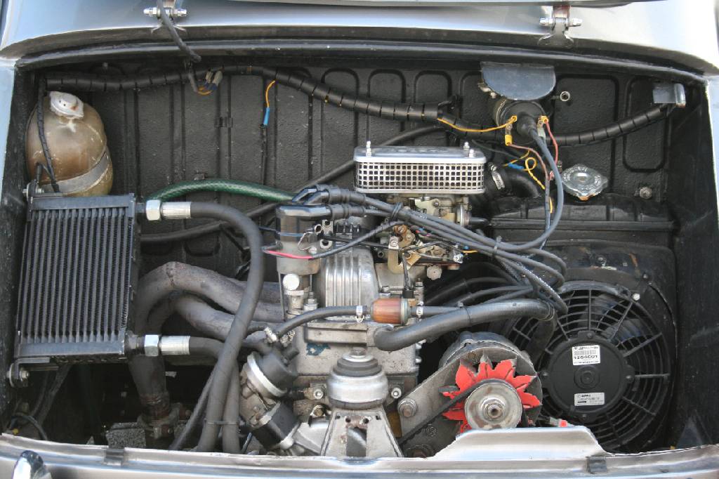 Detail i: Seat 600 Abarth Recreation, Fahrgestellnummer: BE-096033, EZ 05.1971, Laufleistung ca. 3.909 km abgelesen, H- zulassungsfähig, ca. 52 kW/ 71 PS, ...