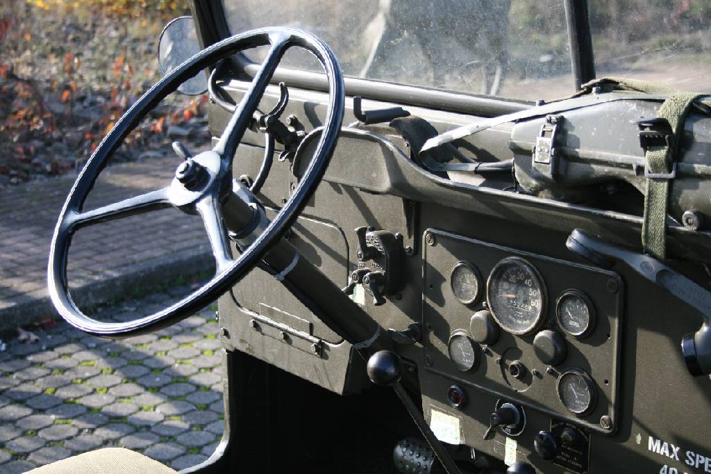 Detail d: Jeep Willys Overland M38 A1, Fahrgestellnummer: 200653, BJ 1953, Laufleistung ca. 75.245 miles abgelesen, H- zulassungsfähig, 44 kW/ 60 PS, ...
