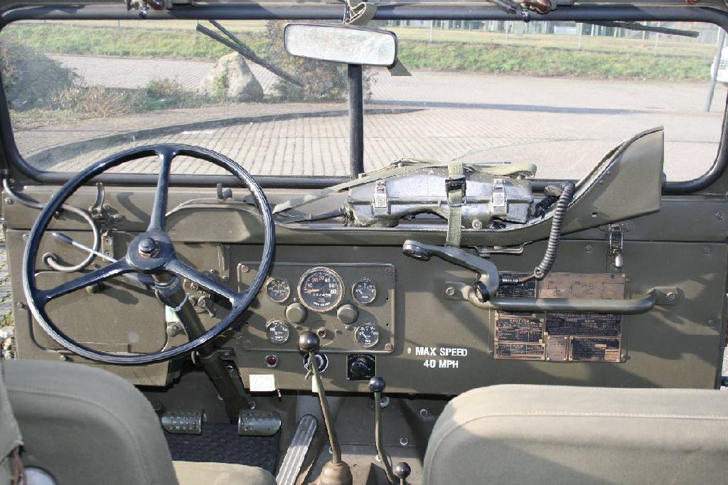 Detail e: Jeep Willys Overland M38 A1, Fahrgestellnummer: 200653, BJ 1953, Laufleistung ca. 75.245 miles abgelesen, H- zulassungsfähig, 44 kW/ 60 PS, ...