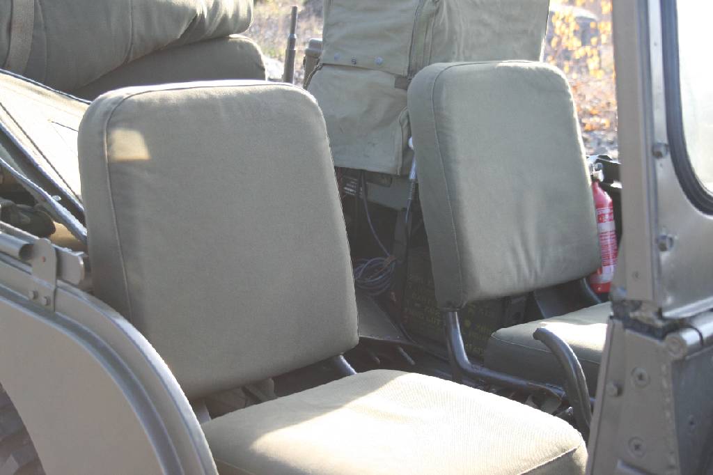 Detail h: Jeep Willys Overland M38 A1, Fahrgestellnummer: 200653, BJ 1953, Laufleistung ca. 75.245 miles abgelesen, H- zulassungsfähig, 44 kW/ 60 PS, ...