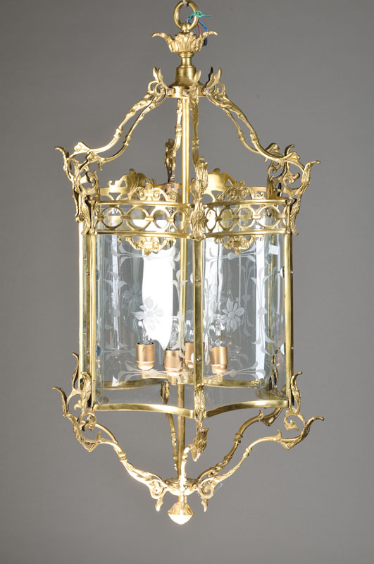 Große Ampel im Barockstil, 1.H.20.Jh. Massives schweres Bronzegestell im Rokoko- Stil, 6 gewölbte Gläser, Innen 4 Brennstellen,Elektrifizierung ...