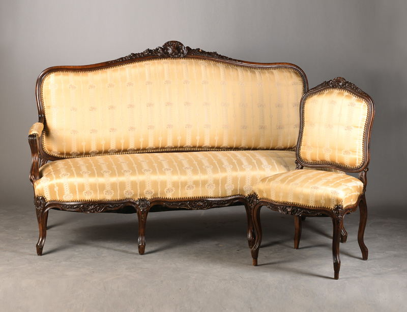 Elegante Sitzgarnitur im Barockstil, deutsch, um 1860/70, bestehend aus Bank, 6 Stühle u. Armlehnstuhl, Buche auf Nussbaum gebeizt, detailreiche ...