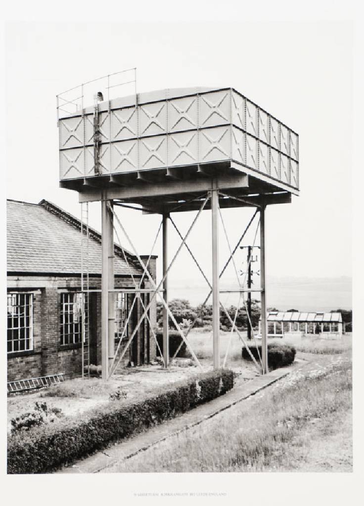 Bernd & Hilla Becher, Wasserturm Kirkhamgate bei Leeds (England), Offset-Print, Edition Griffelkunst, verso handsign. und dat. 1976, Motiv 40x32 cm, ...