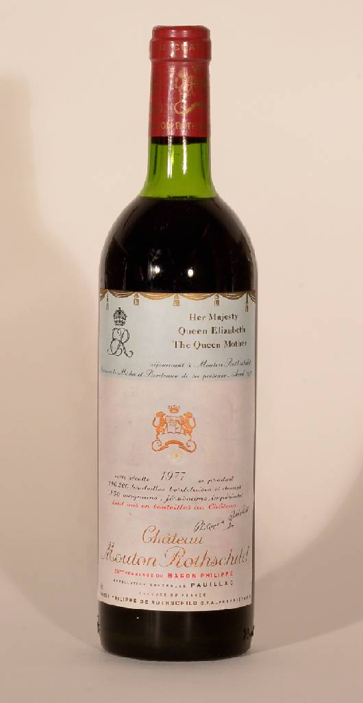 1 Flasche 1977 Chateau Mouton Rothschild, Pauillac, ca. 75 cl, Füllstand: ca. top shoulder, unverkostet, guter Erhaltungszustand, selten im Angebot, ...