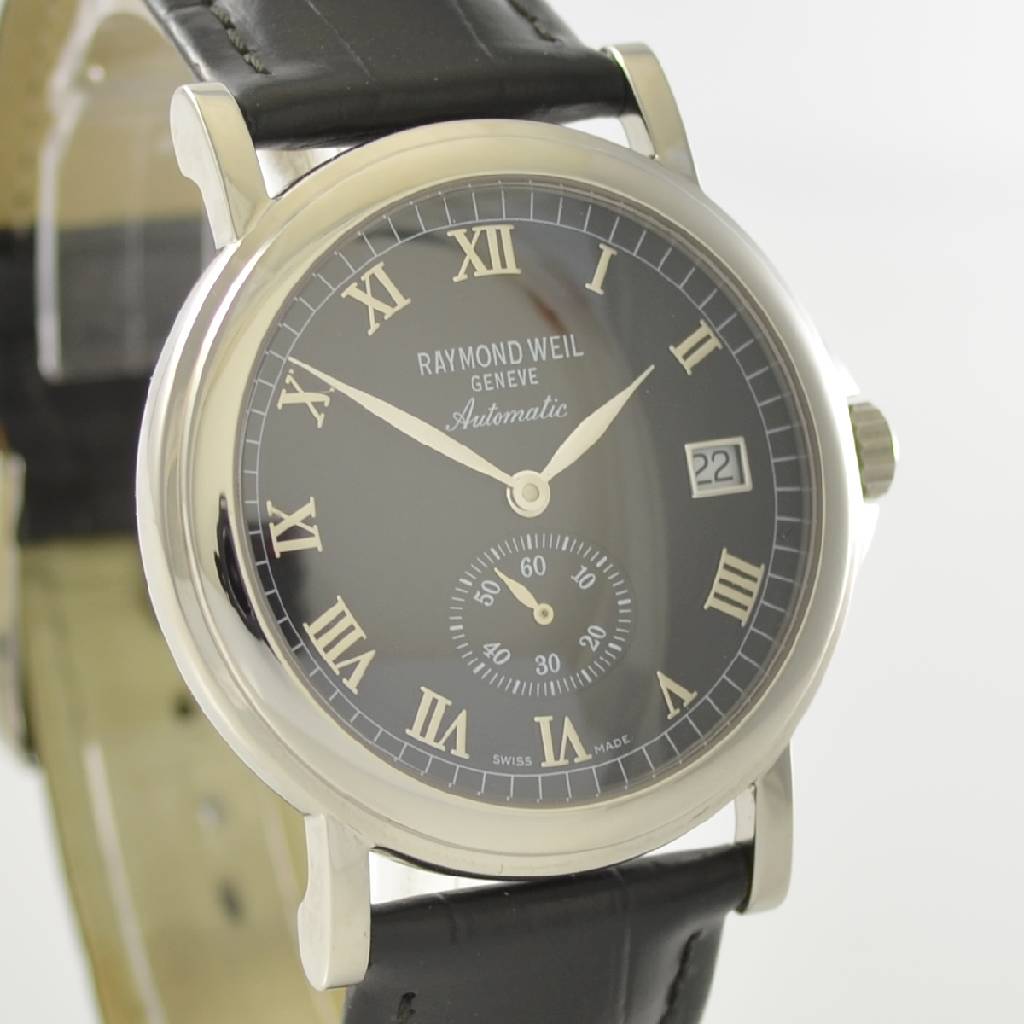 Detail e: RAYMOND WEIL Maestro Herrenarmbanduhr in Stahl, Schweiz um 2010, Automatik, beids. vergl. Geh., Boden aufgedr., schwarzes Zifferbl. m. aufges. silb. ...