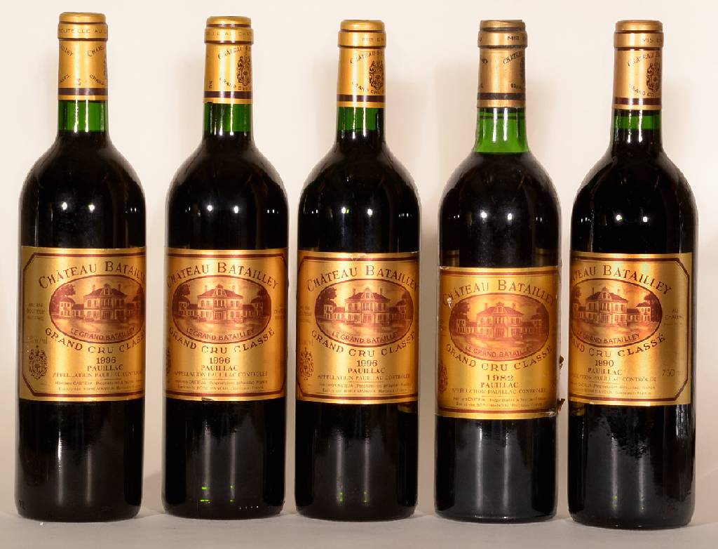 5 Flaschen Chateau Batailley, Jahrgänge: 3x 1996, 1x 1990 und 1x 1982, je ca. 75 cl, 12,5 % Vol., Füllstände: top shoulder bis into neck, ...
