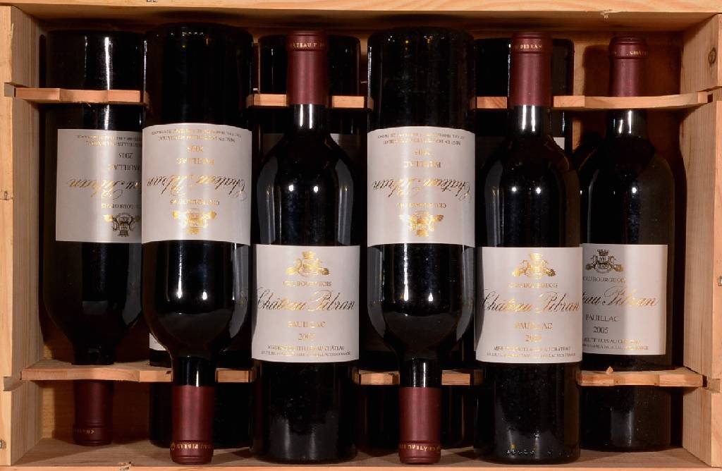 10 Flaschen 2005er Chateau Pibran, je ca. 75 cl, 13,5 % Vol., unverkostet, Füllstände: je ca. into neck, hervorragende Erhaltungszustände, in der ...