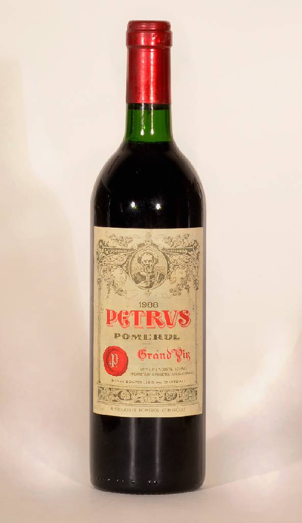 1 Flasche 1988 Chateau Petrus, Pomerol, ca. 75 cl, 12,5 % Vol., Füllstand: top shoulder, unverkostet, hervorragender Erhaltungszustand, sehr selten ...