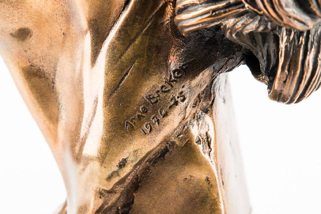 Detail b: Arno Breker, 1900-1991, Büste Salvador Dali,Bronzeskulptur auf Marmorsockel, 1974/75, sign., num. 283/999, Gießerstempel Venturi Arte, Bronze ca. ...