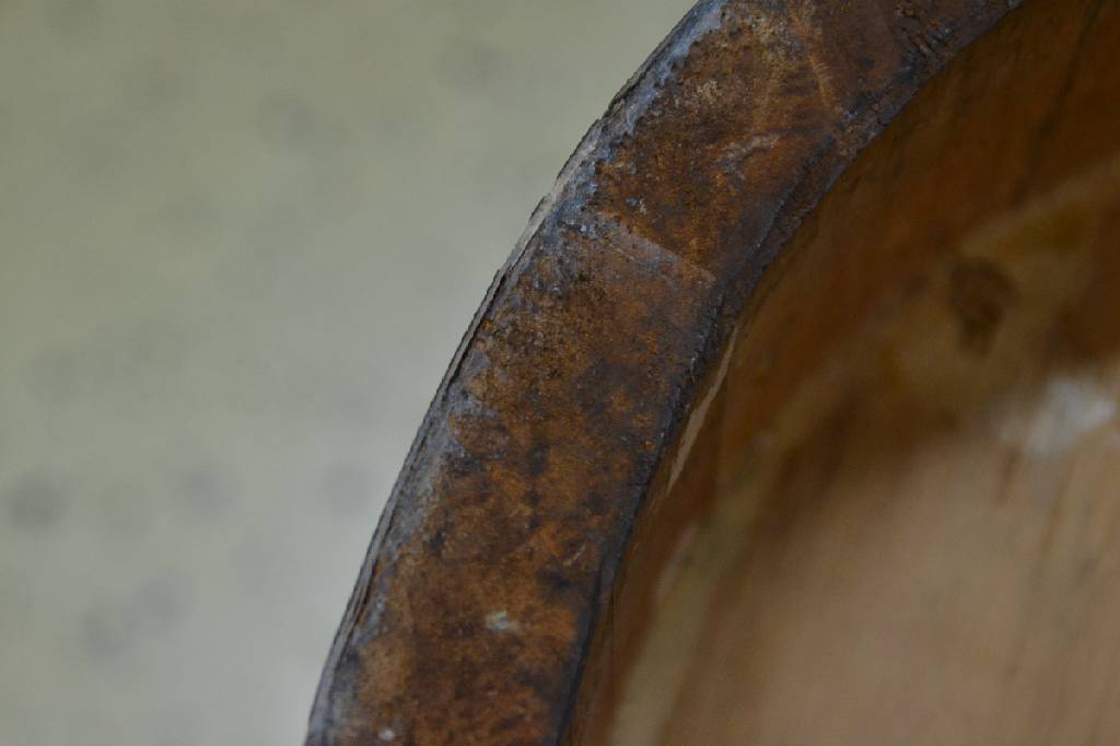 Detail e: Paar Trommelschränkchen, auch als Nachtschränkchen verwendbar, süddeutsch, um 1820/30, Mahagonifurnier, je 1-türig mit Marmorplatte u. ...