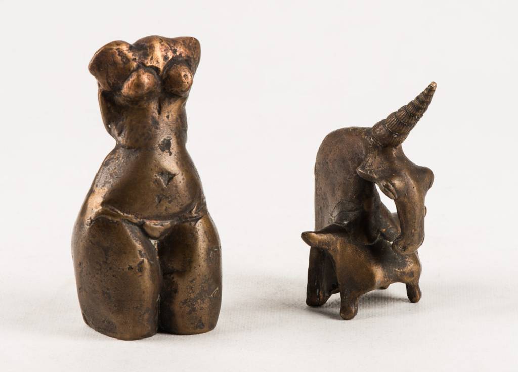 Detail b: Gernot Rumpf, geb. 1941, Einhorn- Frauenbüste, zweiteilige Bronzeskulptur, Unikat, monogram., mit Gießerstempel, Höhe der Frauenbüste 12 cm, ...