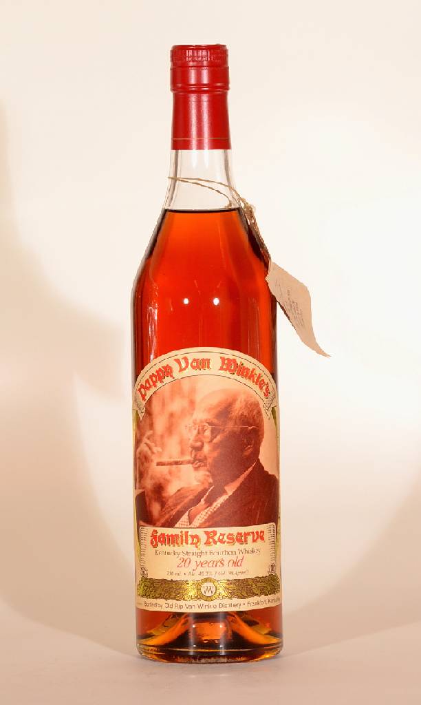 1 Flasche Pappy Van Winkles Reserve 20 Years , Kentucky Straight Bourbon Whisky, ca. 70 cl, 45,2 % Vol., unverkostet, Abstand zwischen Kapsel und ...