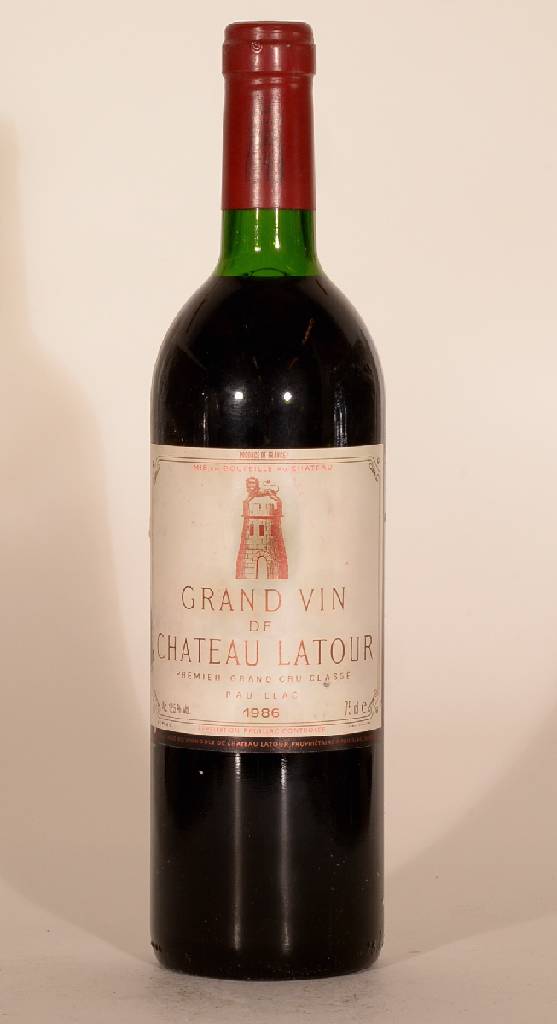 1 Flasche 1986 Chateau Latour, Pauillac Premier Grand Cru Classe, ca. 75 cl, 12,5 % Vol., Füllstand: ca. top shoulder, unverkostet, Etikett l. ...