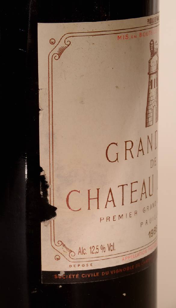 Detail b: 1 Flasche 1986 Chateau Latour, Pauillac Premier Grand Cru Classe, ca. 75 cl, 12,5 % Vol., Füllstand: ca. top shoulder, unverkostet, Etikett l. ...