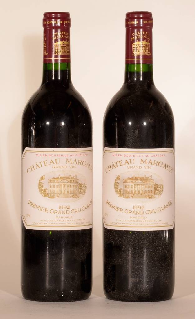 2 Flaschen 1992 Chateau Margaux, Premier Grand Cru Classe, Margaux, je ca. 75 cl, 12,5 % Vol., unverkostet, Füllstände: ca. into neck, sehr gute ...