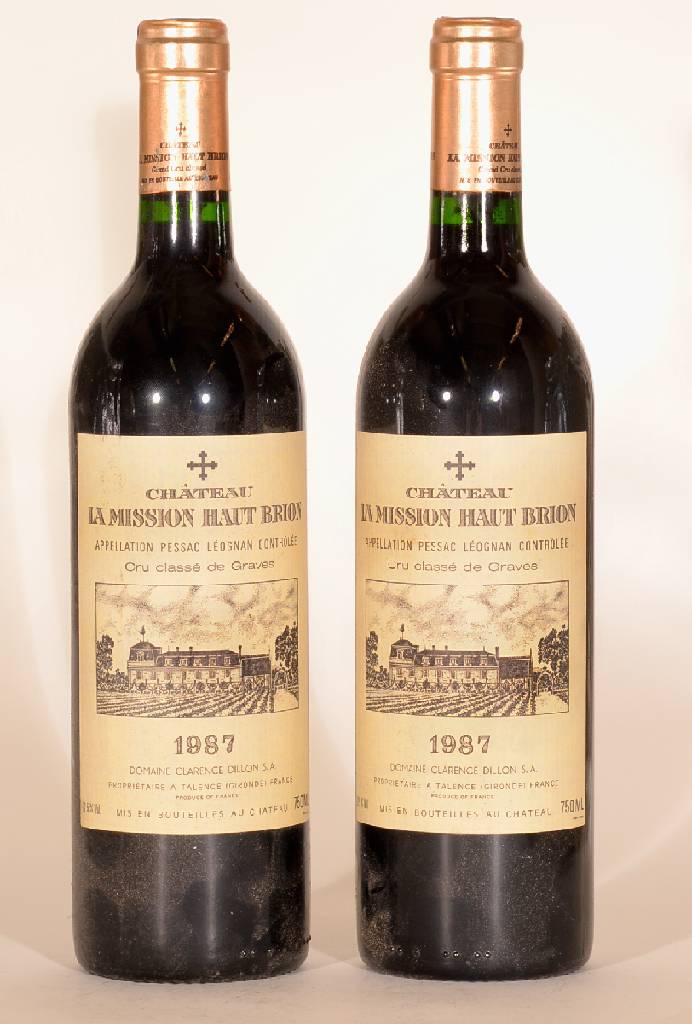 2 Flaschen 1987 Chateau La Mission Haut Brion, je ca. 75 cl., 12,5 % Vol., Füllstände: je ca. into neck, unverkostet, sehr gute Erhaltungszustände