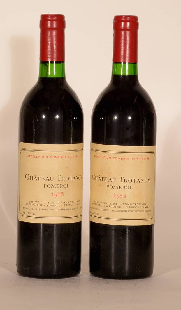2 Flaschen 1985 Chateau Trotanoy, Pomerol, je ca. 75 cl, 12,2 % Vol., Füllstände: ca. into neck, unverkostet, sehr gute Erhaltungszustände