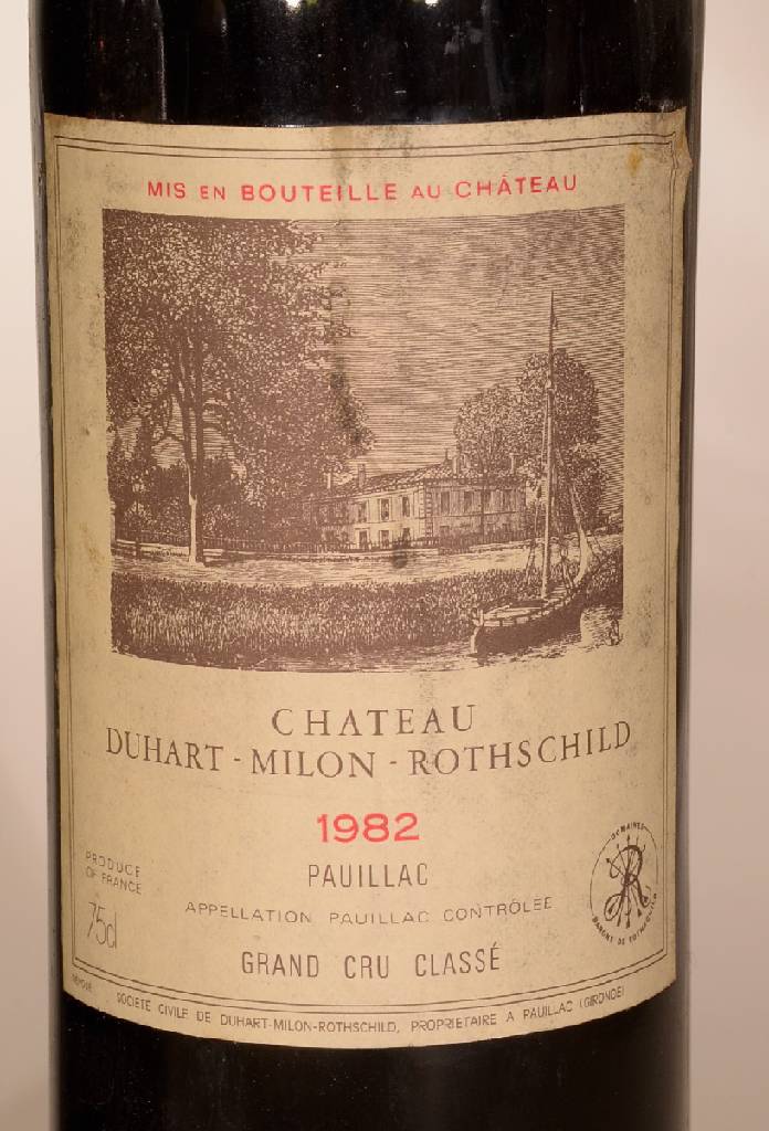 Detail a: 2 Flaschen 1982 Chateau Duhart-Milon -Rothschild, Pauillac, Grand Cru Calsse, je ca. 75 cl, Füllstände: je ca. into neck, unverkostet, Etiketten l. ...